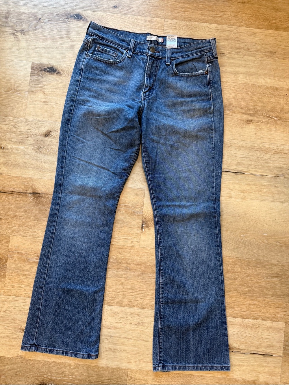 Levi's Red Tag Women's Size 8 515 Bootcut Jeans in Dark Blue Wash